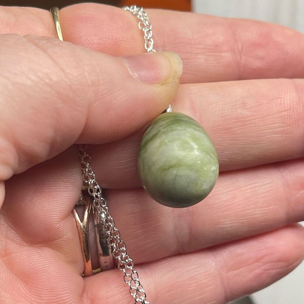 Chinese jade natural green raindrop pendant silver plated stainless steel silver - Picture 5 of 7